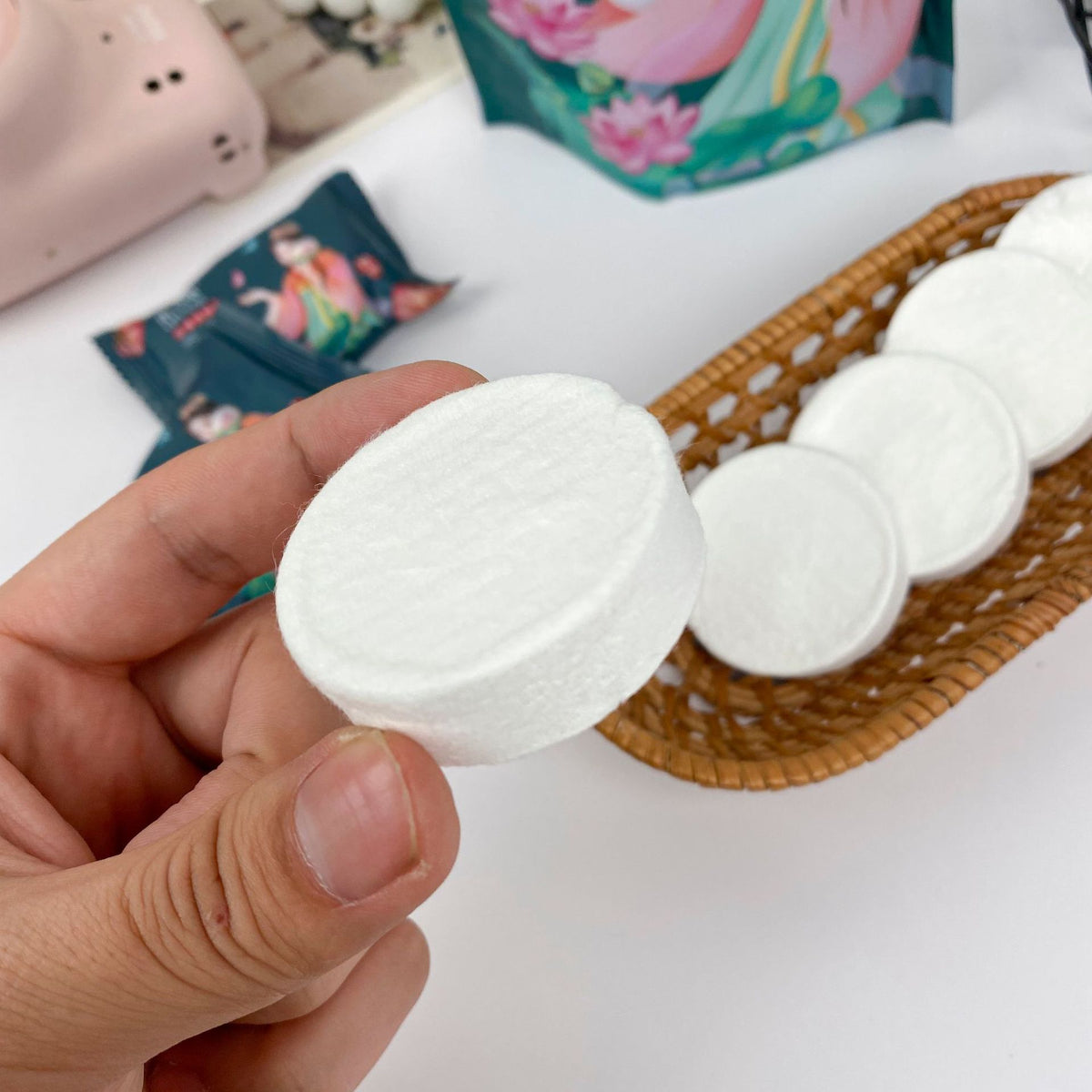 Fresh-Towel Draw — Single-Use Face Towels